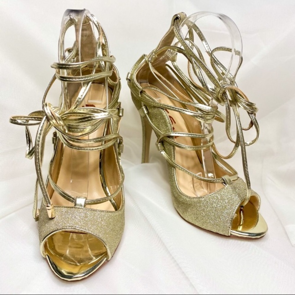👠⭐️ NIB Metallic Gold Lace-Up Heels ⭐️👠